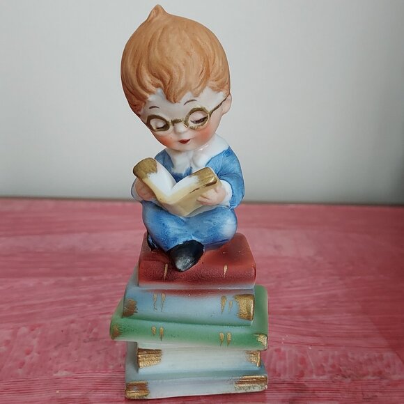 Lefton Trade Mark Exclusives Japan - Boy Reading Atop a Stack of Books #6188 - Picture 1 of 16